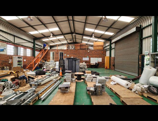 330M² WAREHOUSE TO LET IN SEBENZA